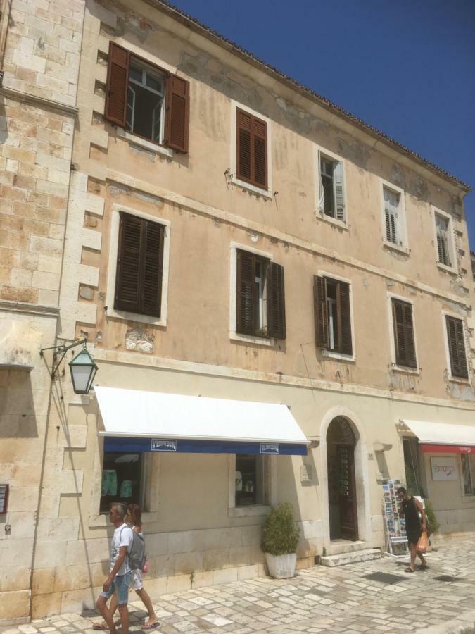 Hvar Piazza Apartment ฮวาร์ ภายนอก รูปภาพ